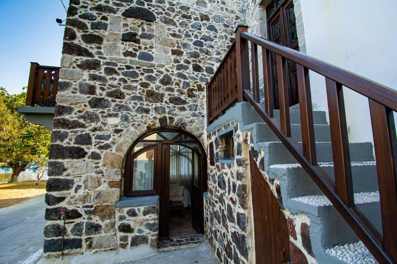 Plousiadi΄S Stone House Apartment Paloi ภายนอก รูปภาพ