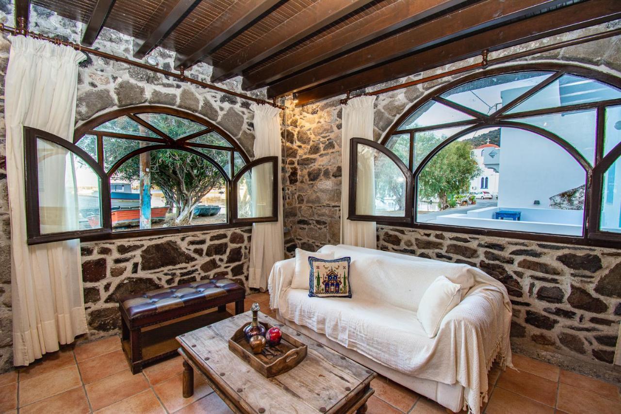 Plousiadi΄S Stone House Apartment Paloi ภายนอก รูปภาพ