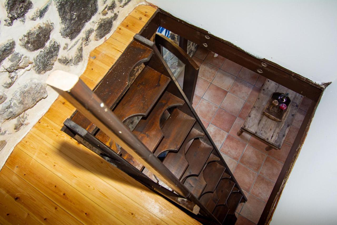 Plousiadi΄S Stone House Apartment Paloi ภายนอก รูปภาพ