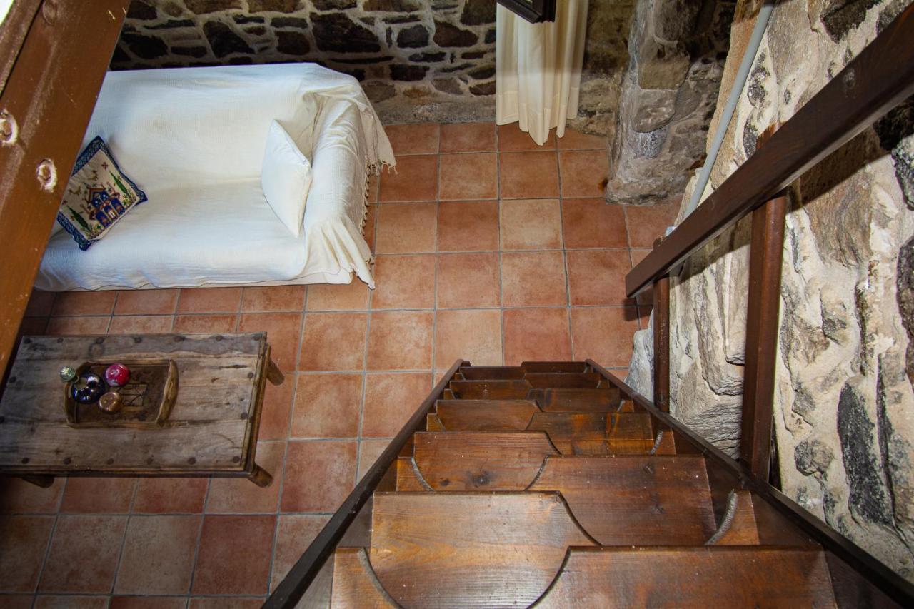 Plousiadi΄S Stone House Apartment Paloi ภายนอก รูปภาพ