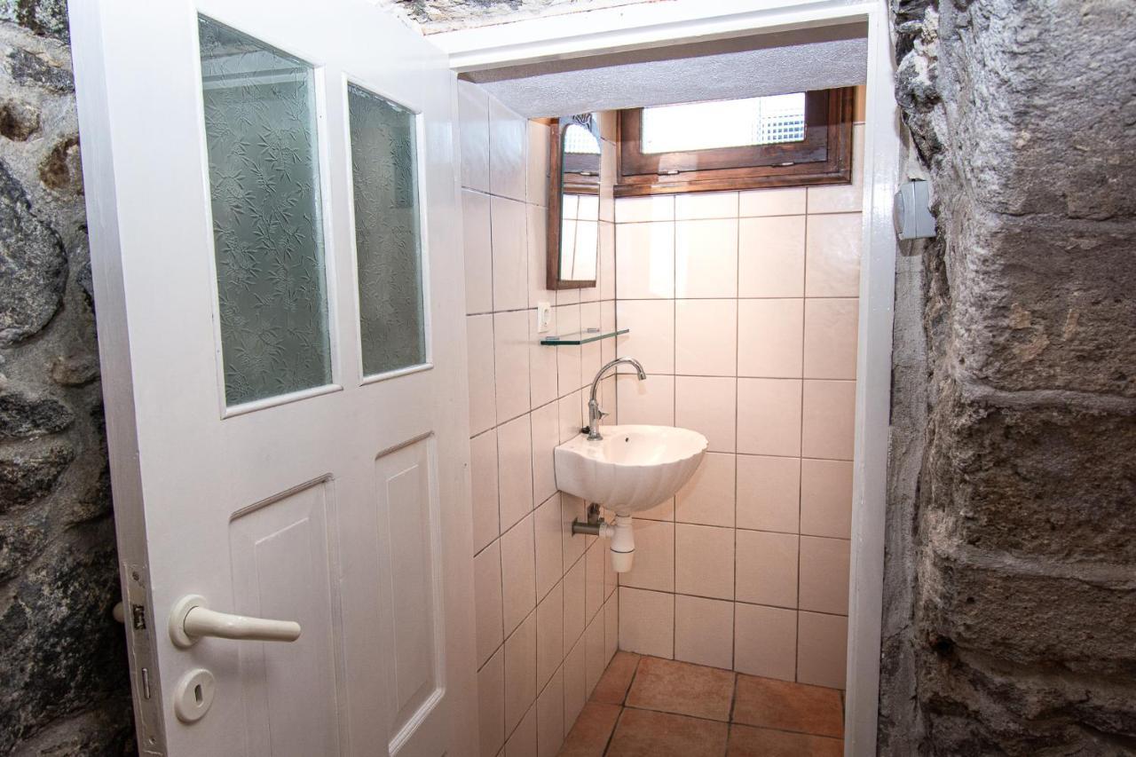 Plousiadi΄S Stone House Apartment Paloi ภายนอก รูปภาพ