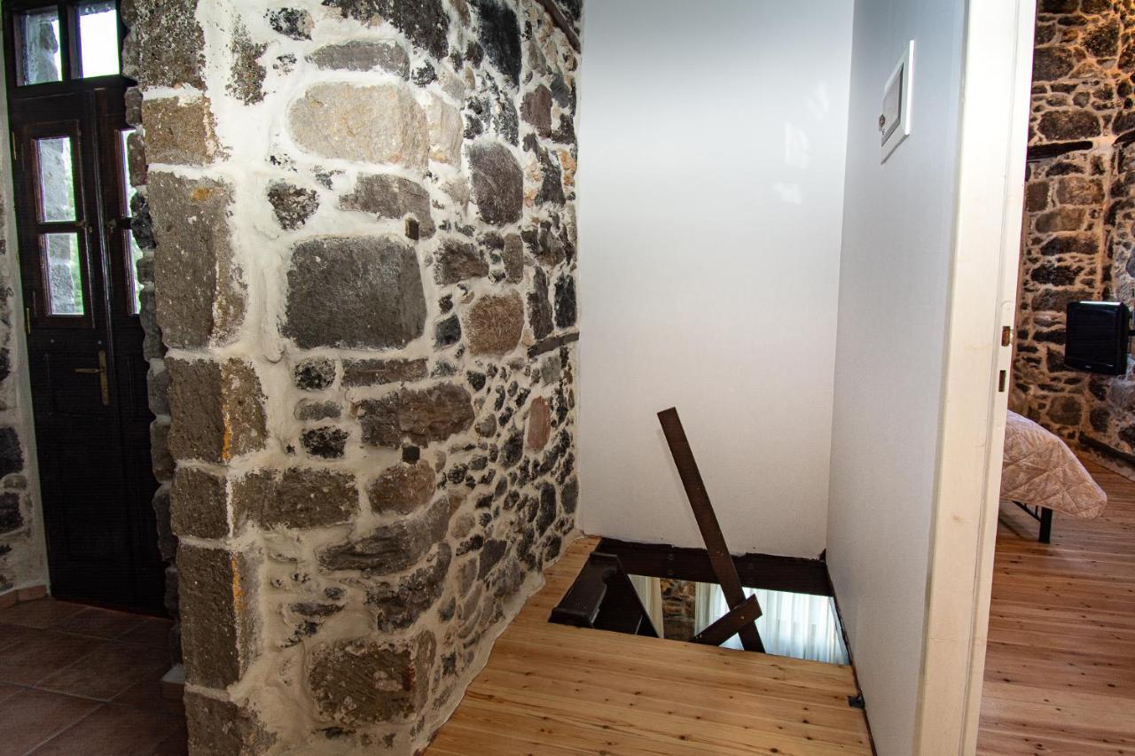 Plousiadi΄S Stone House Apartment Paloi ภายนอก รูปภาพ