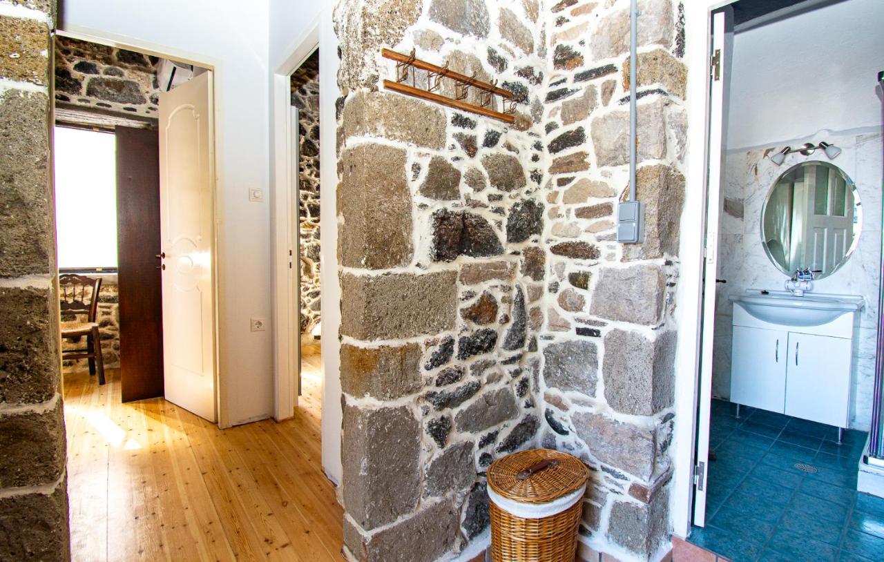 Plousiadi΄S Stone House Apartment Paloi ภายนอก รูปภาพ
